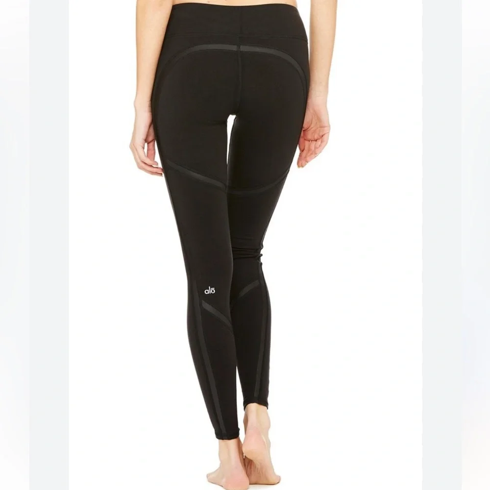 ALO YOGA Continuity Capri Crop Leggings Size M - Picture 11 of 11